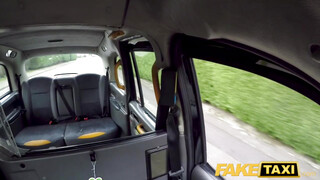 Fake Taxi - Alice Judge popóba rakva a taxiban