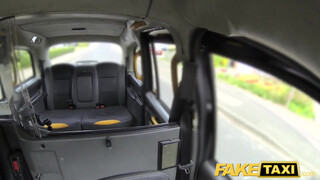 Fake Taxi - Méretes picsájú brazil milf hátsó bejáratba kúrva