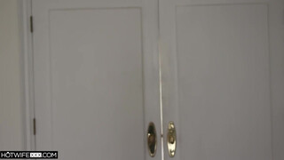 HotwifeXXX - ez a pöcs sokkal nagyobb mint a férjemé