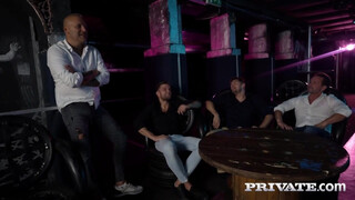 Private com - Tiffany Rousso és Cherry Kiss négy pasival közösül