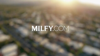 MILFY - Syren De Mer a melós hapsival kúrel