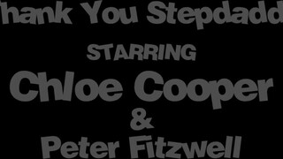 Chloe Cooper a hatalmas csöcsű háziasszony - MyPervyFamily