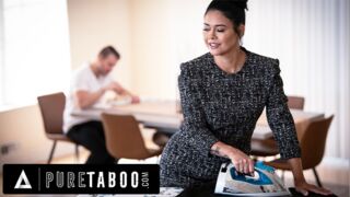 Dögös MILF csábítja el a gyászoló mostohafiát a Pure Taboo legújabb videójában
